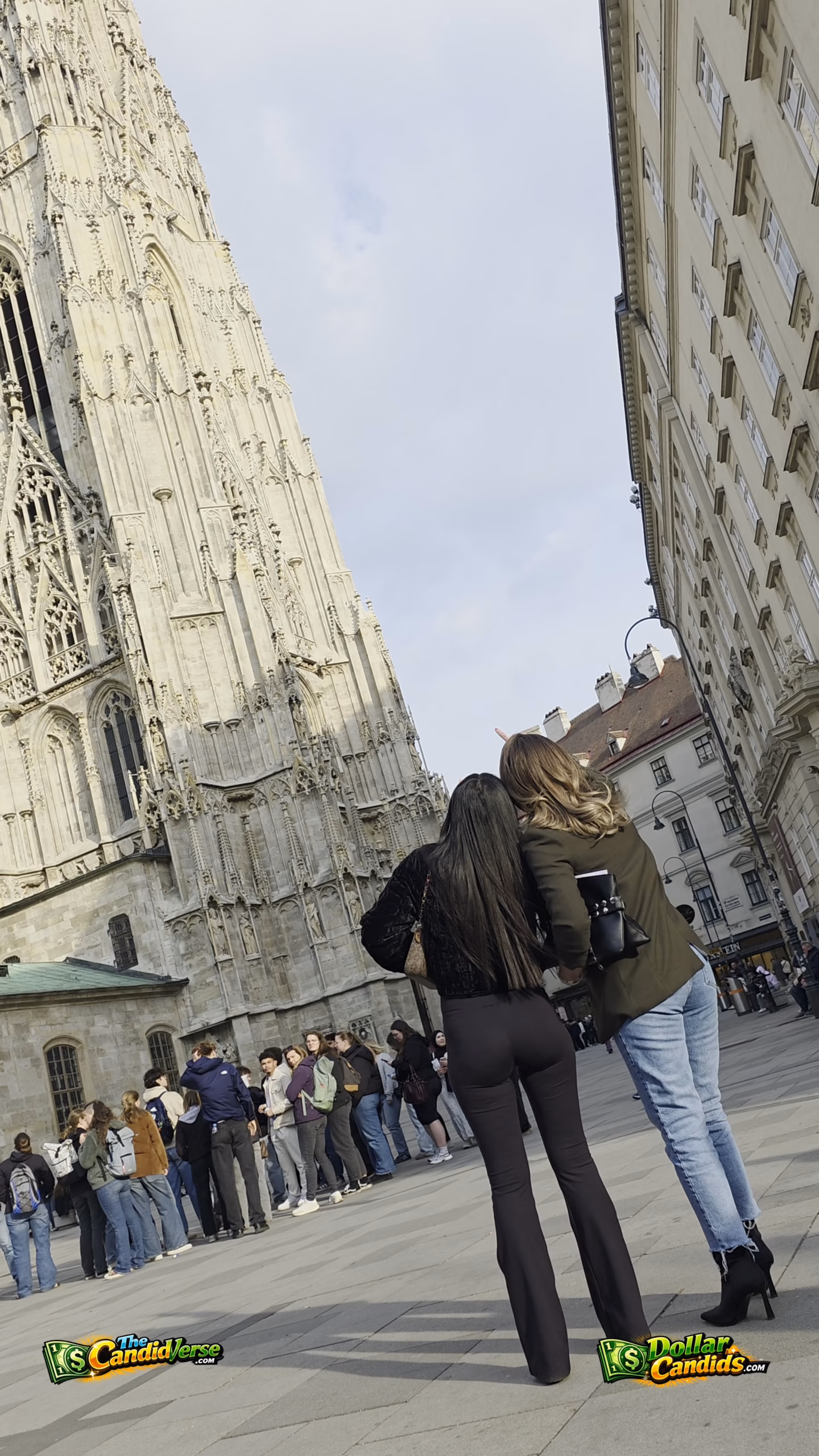 SlimBubbleAssBrunette 4K 30 HDR