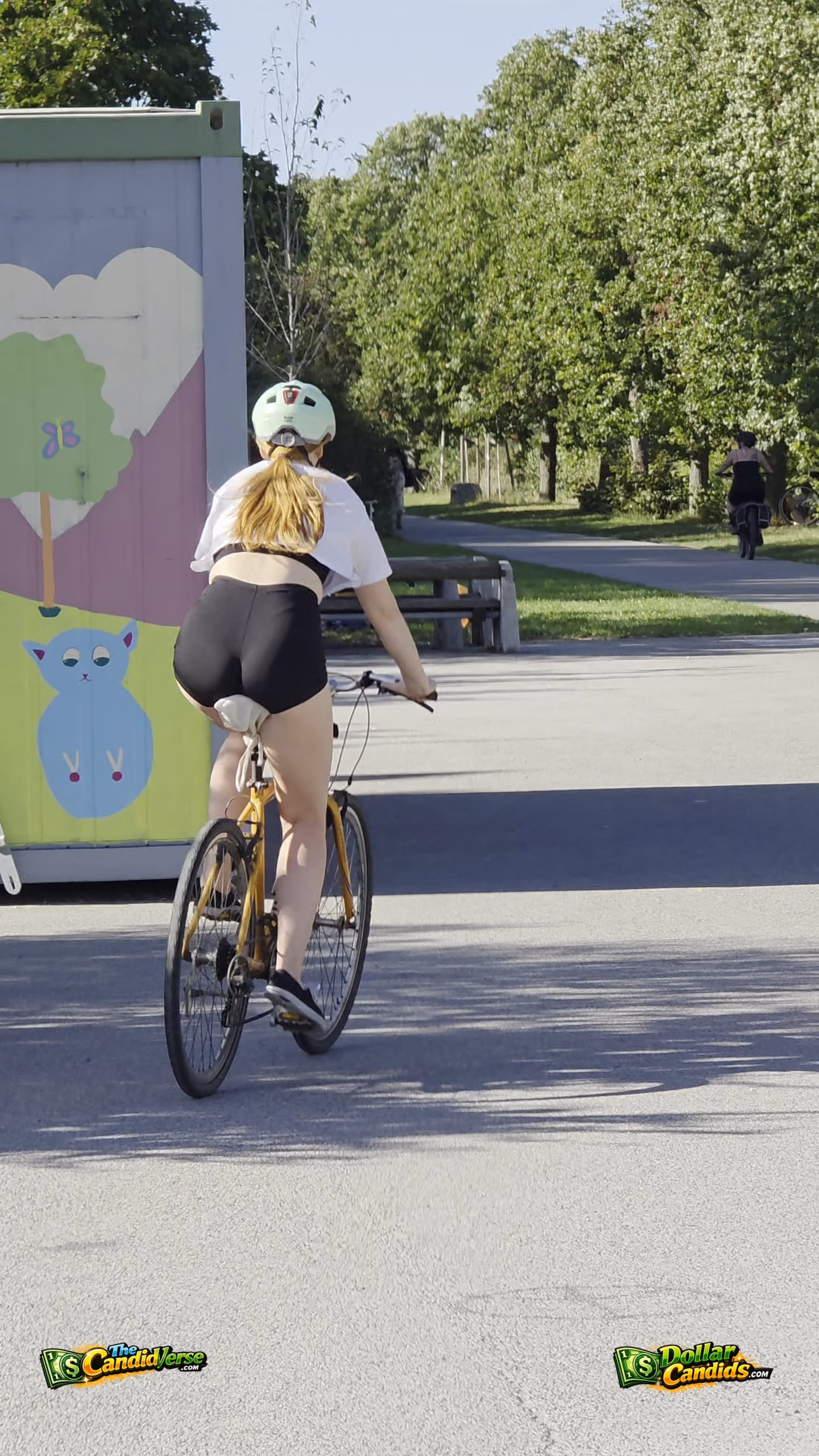 BlackShortsBicycle 4K 30 HDR