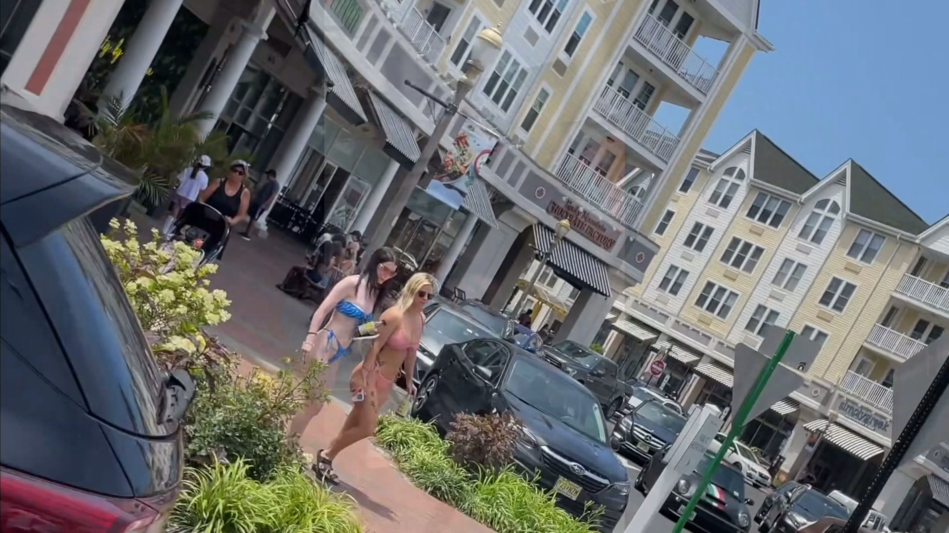 Stacked Blonde!Pale Brunette