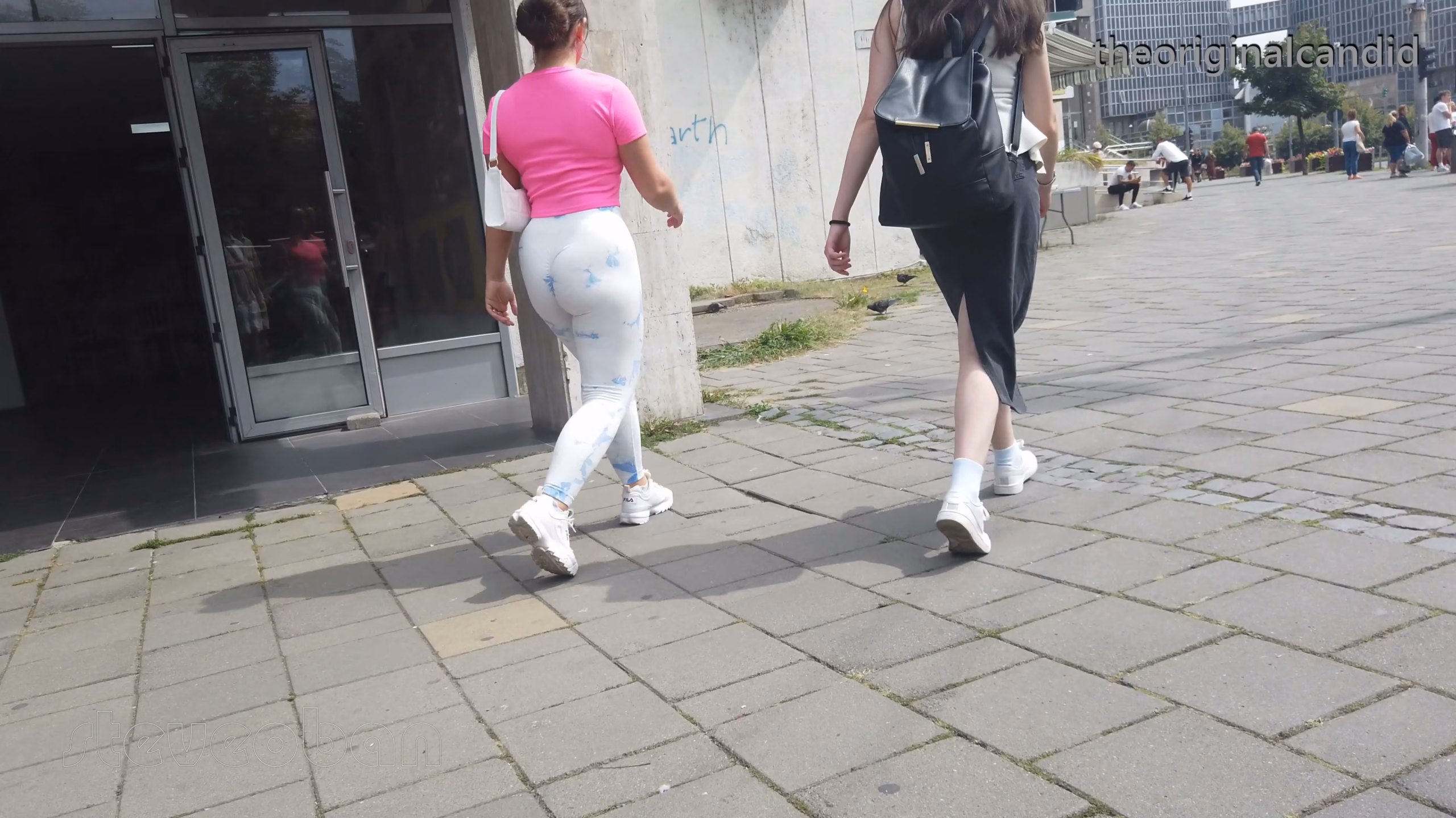 White perfect bubble ass in leggings