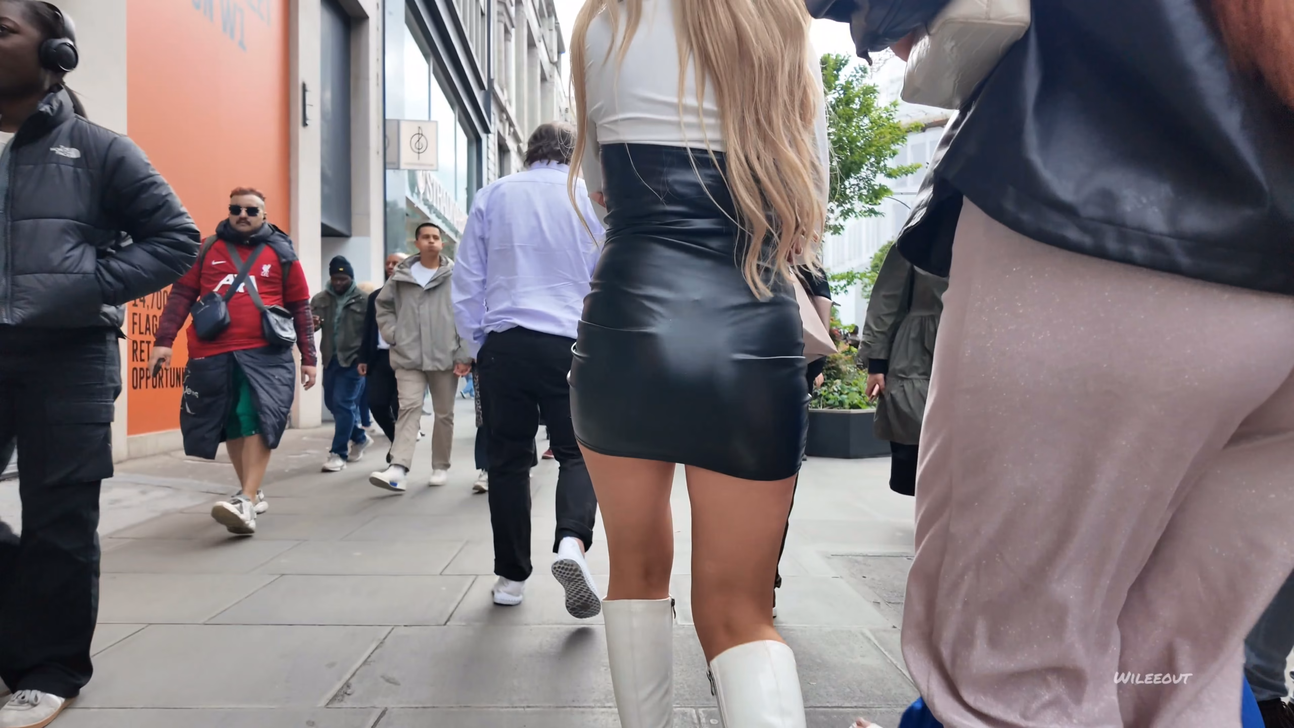 Leather Skirt Boots Platinium blonde Cheeks spilling