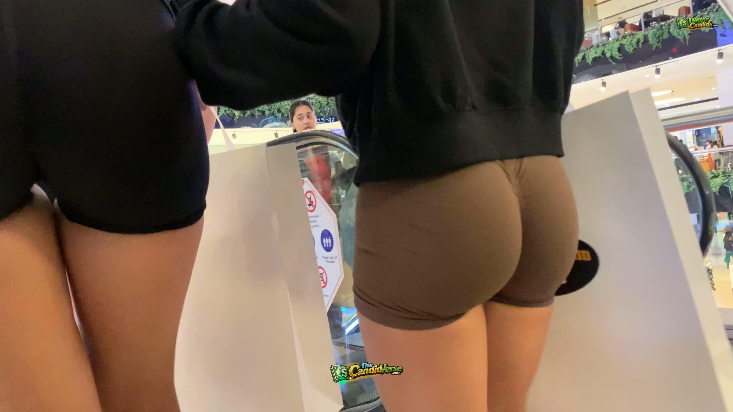 TallBrunette&ShortBlonde Duo